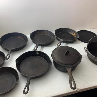 Vintage Cast Iron Cooking Lot