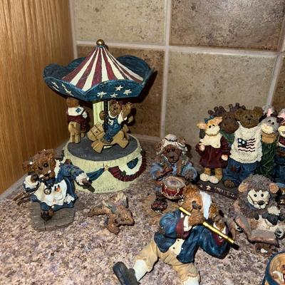 Boyds Bears Collectible Figurines