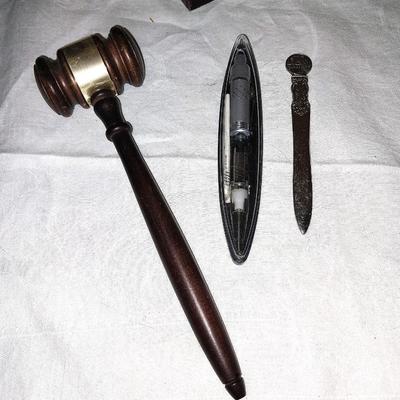 DESK LAMP-SMALL GLOBE-GAUNTLET-WOODEN HOLDER WITH SECRIC STORAGE IN BACK-MORE