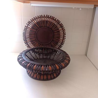 WOODEN BOWL AND DECORATIVE PLATTER