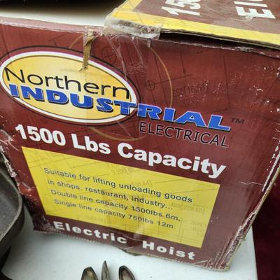 Northern Industrial Electrical 1500 Lbs Hoist