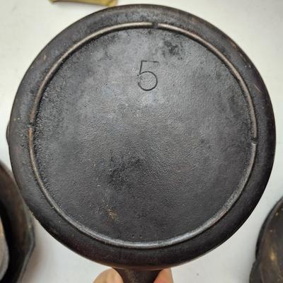 Lot of 7 Vintage Cast Iron Pans Wagner Griswold