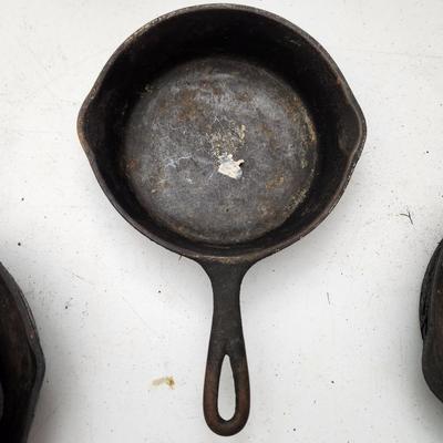 Lot of 7 Vintage Cast Iron Pans Wagner Griswold