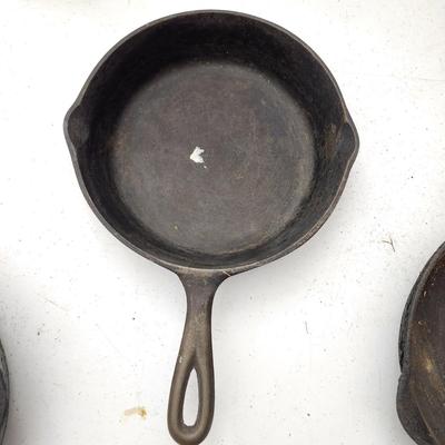 Lot of 7 Vintage Cast Iron Pans Wagner Griswold