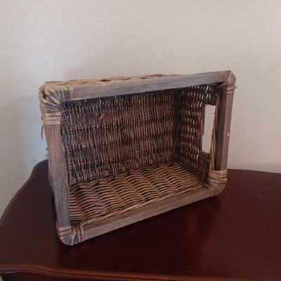 LARGE WICKER BASKET W/WOOD RIM AND MULTI VOTIVE CANDLE HOLDER
