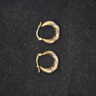 10k Gold Hoop Earrings 0.8g