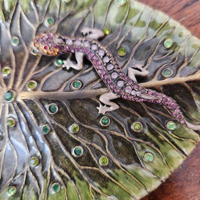 Jay Strongwater Enameled Lily Paperweight Salamander Frog
