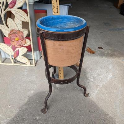 Wrought Iron Planter Holder with Decorative Terra Cotta Pot