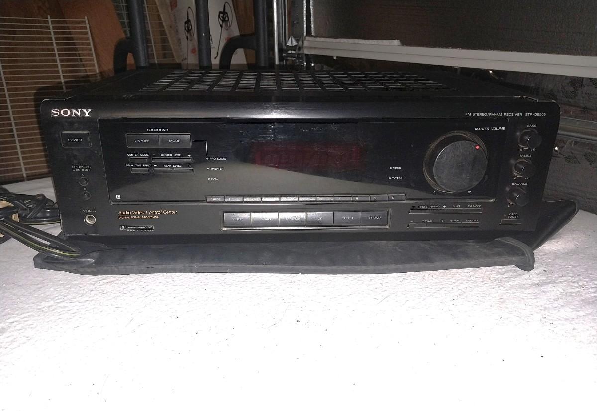 SONY FM STEREO FM/AM STEREO RECEIVER AND HEADPHONES | EstateSales.org