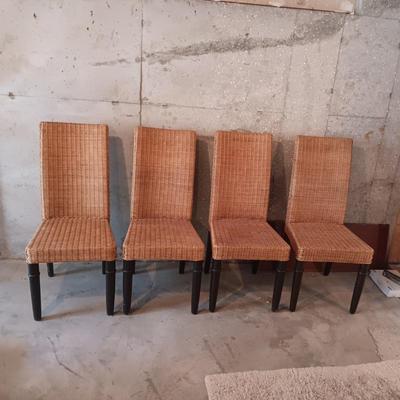 4 WICKER DINING CHAIRS IN GREAT CONDITION