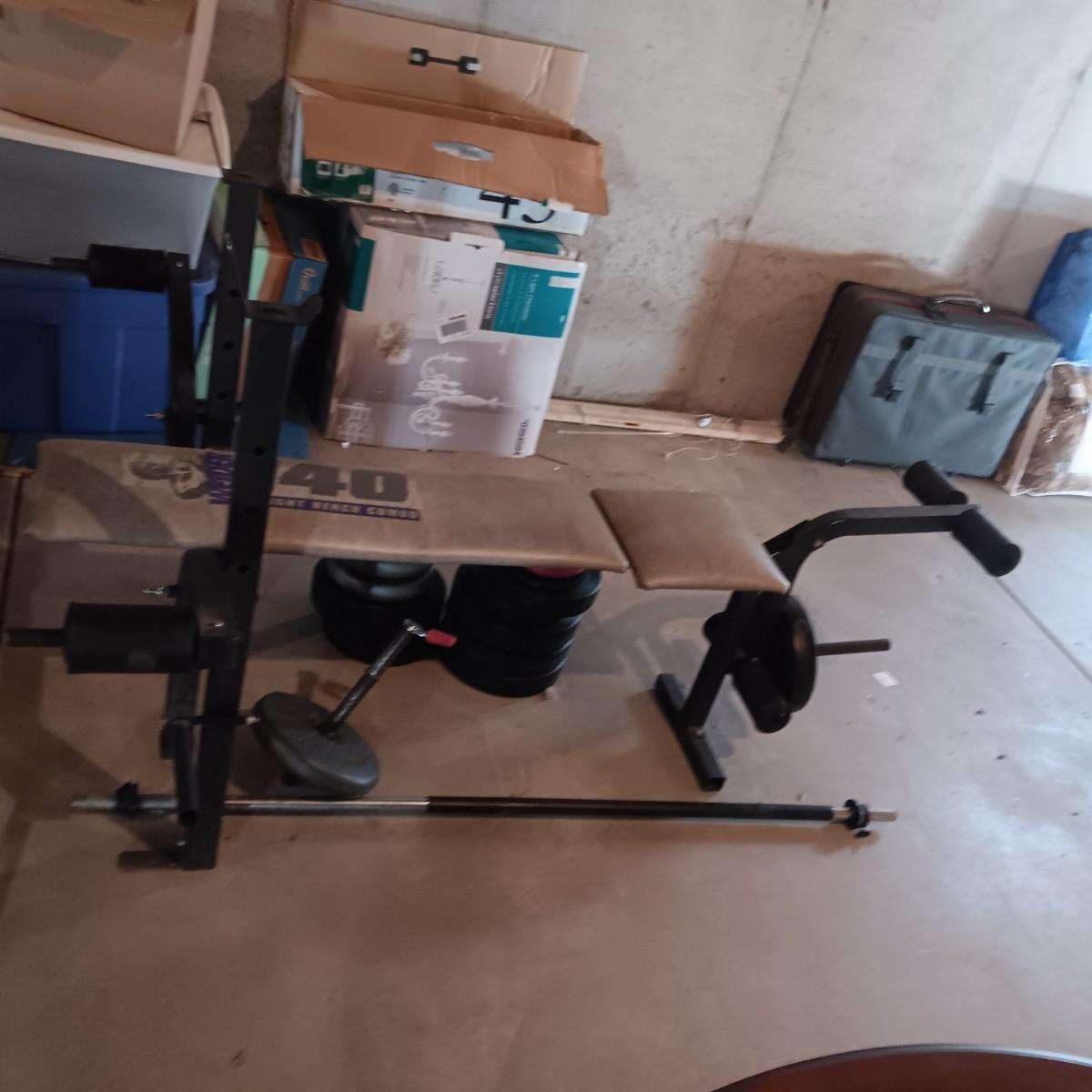WEIDER 140 WEIGHT BENCH COMBO COMPLETE WITH WEIGHTS EstateSales