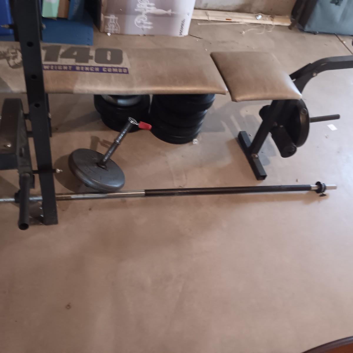 WEIDER 140 WEIGHT BENCH COMBO COMPLETE WITH WEIGHTS EstateSales