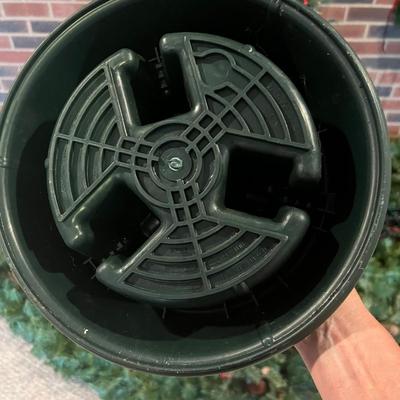 Artificial Wreaths, Garlands, Trees & More (BD-RG)