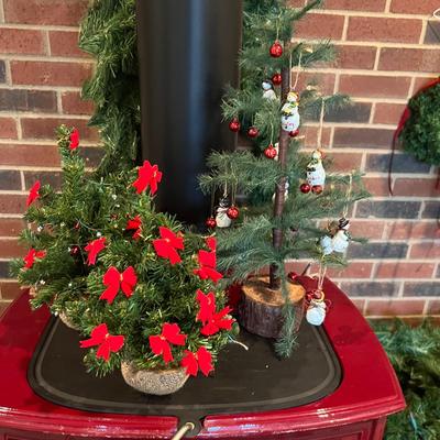 Artificial Wreaths, Garlands, Trees & More (BD-RG)