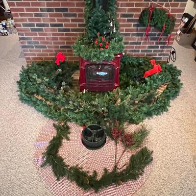 Artificial Wreaths, Garlands, Trees & More (BD-RG)