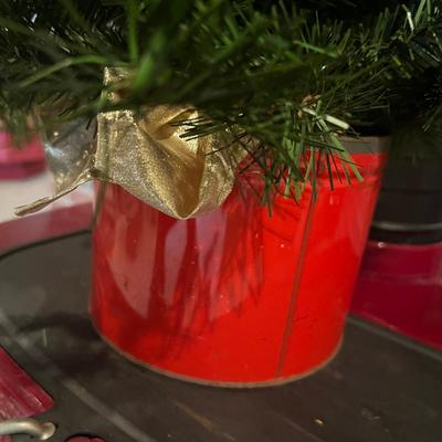 Artificial Wreaths, Garlands, Trees & More (BD-RG)