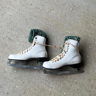 Victorian Style Children’s Sleds & Brookfield Ice Skates (BD-RG)