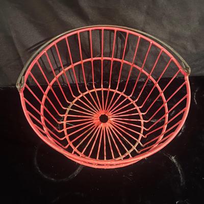 Wooden Strawberry Basket Carrier & Metal Egg Basket (BS-MG)