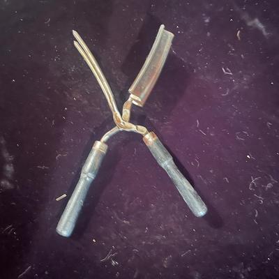 Vintage Household Items: Massager, Hair Crimper, Hand Fluter, & More (BS-MG)