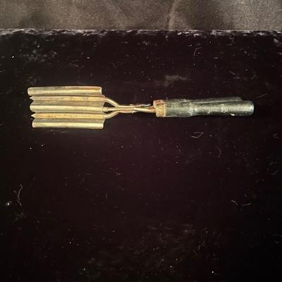 Vintage Household Items: Massager, Hair Crimper, Hand Fluter, & More (BS-MG)