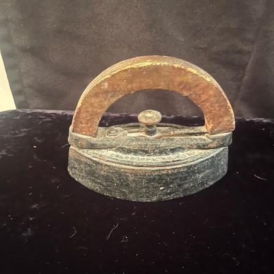 Vintage Household Items: Massager, Hair Crimper, Hand Fluter, & More (BS-MG)