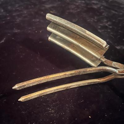 Vintage Household Items: Massager, Hair Crimper, Hand Fluter, & More (BS-MG)