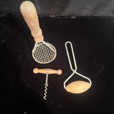 Old Fashioned Wooden Kitchen Utensils (BS-MG)