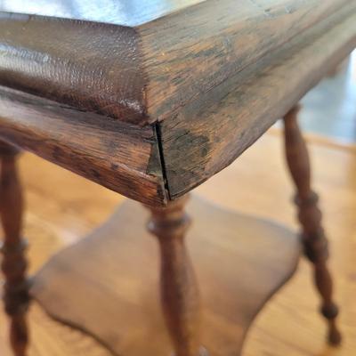 Wooden Two Tiered Parlor Table (SR-CE)