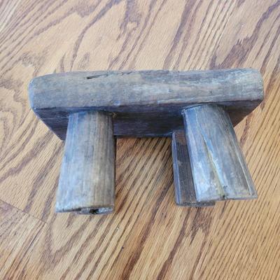 Antique Milking Stools (SR-CE)
