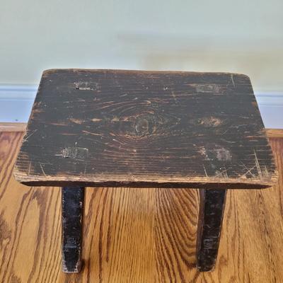 Antique Milking Stools (SR-CE)