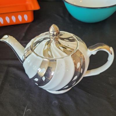 Ellgreave England Teapot and More MCM Kitchenware (K-CE)