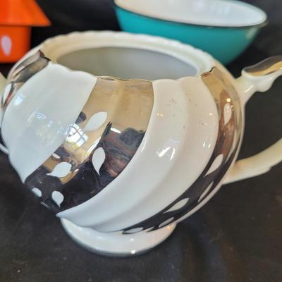 Ellgreave England Teapot and More MCM Kitchenware (K-CE)