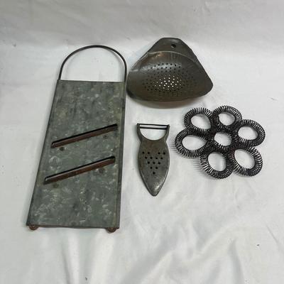 Classic Metal Kitchen Utensils (BS-MG)
