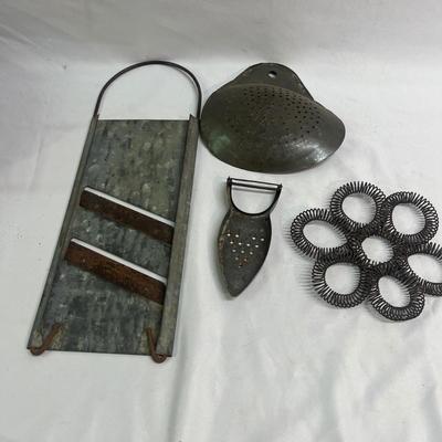 Classic Metal Kitchen Utensils (BS-MG)