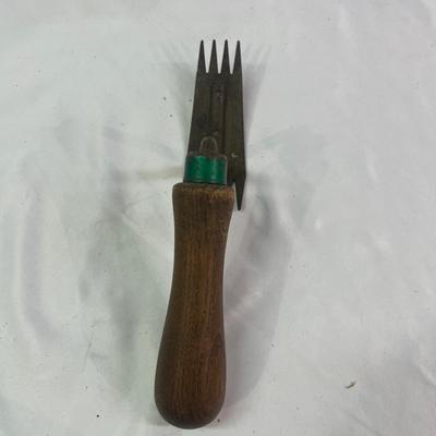 Iron Triangle Dinner Bell & More Collectible Farm Items (BS-MG)