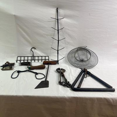 Iron Triangle Dinner Bell & More Collectible Farm Items (BS-MG)