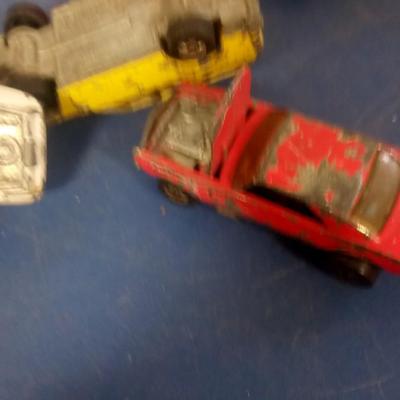 LOT 88 TEN OLD TOY CARS