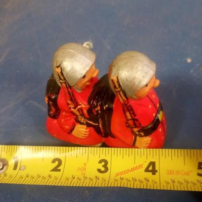 LOT 89 OLD HIP HOP TOY WALKERS