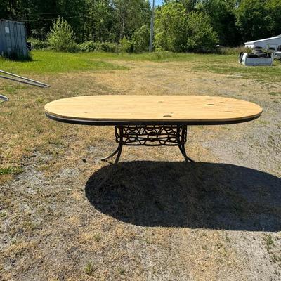 205 Oval Aluminum Outdoor Crab Dining Table w/ Plywood Top