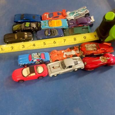 LOT 95 FIFTEEN VINTAGE TOY CARS