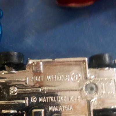 LOT 95 FIFTEEN VINTAGE TOY CARS