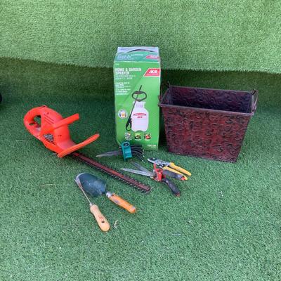 214 Garden Tools, Sprayer and Hedge Clipper