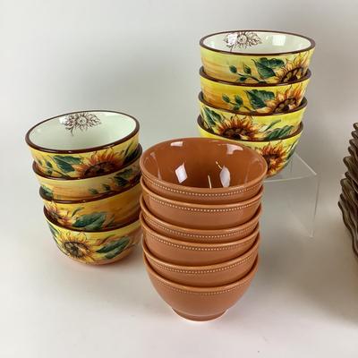 219 Sunflower Tableware: 12 Plates, 8 Bowls and 6 Terracotta Bowls
