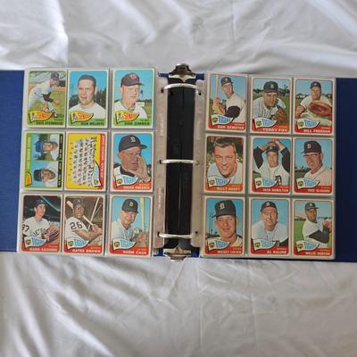 1965 Topps Baseball Cards in Binder (BO-JS)