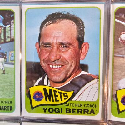 1965 Topps Baseball Cards in Binder (BO-JS)