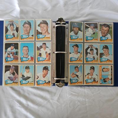 1965 Topps Baseball Cards in Binder (BO-JS)