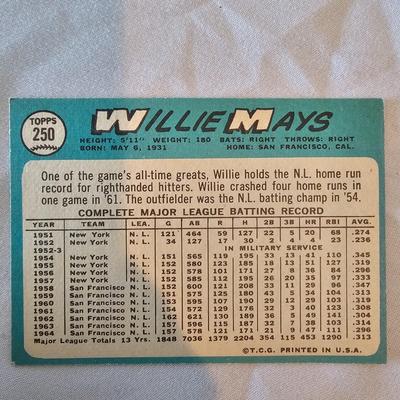 1965 Topps Baseball Cards in Binder (BO-JS)