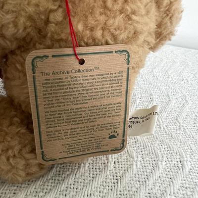 Boyd’s Bear, Blanket & Stuffed Animals (UB2-MK)