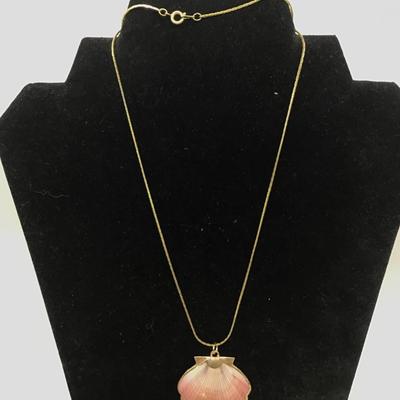 Korea marked necklace chain with seashell pendant