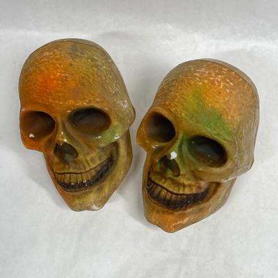 Halloween Decor - 2 Skulls
